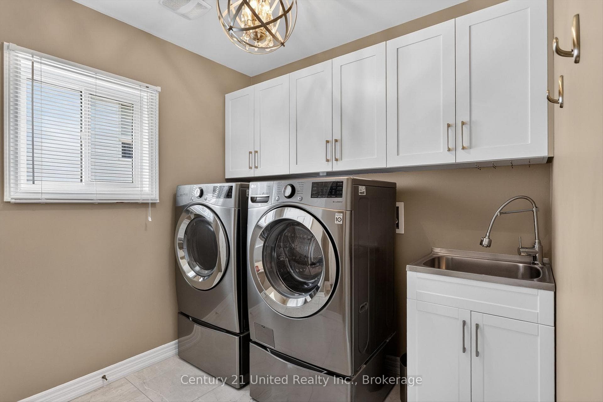 1184 Scollard Drive photo 42