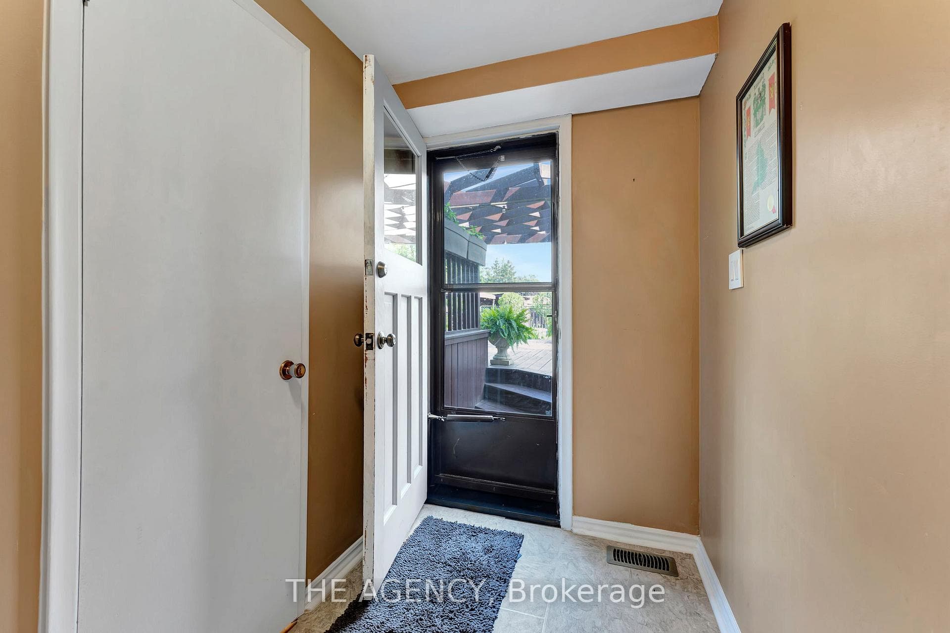12 Proctor Avenue photo 23