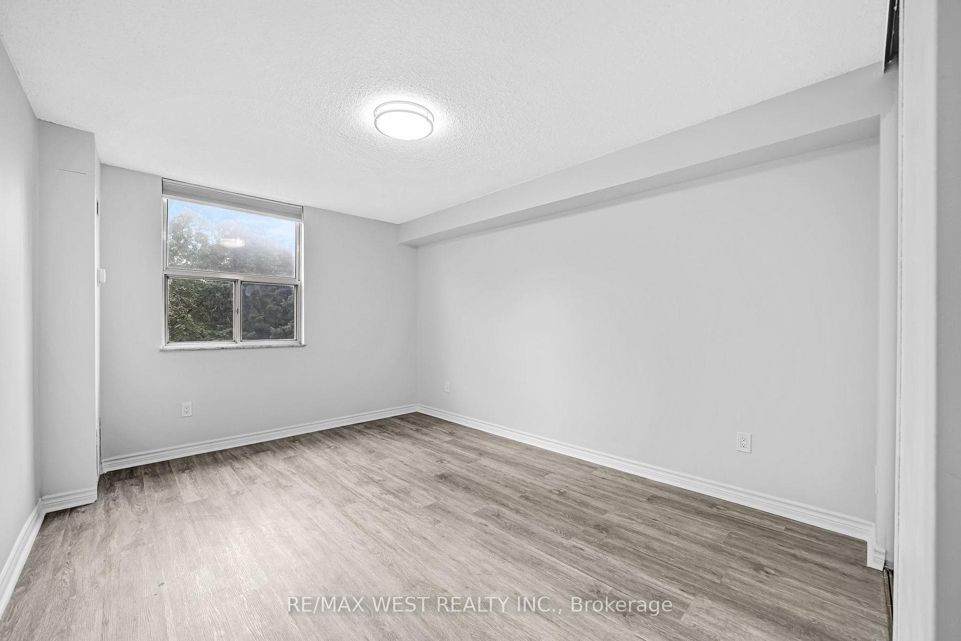 205 Hilda Avenue Unit 406 photo 15