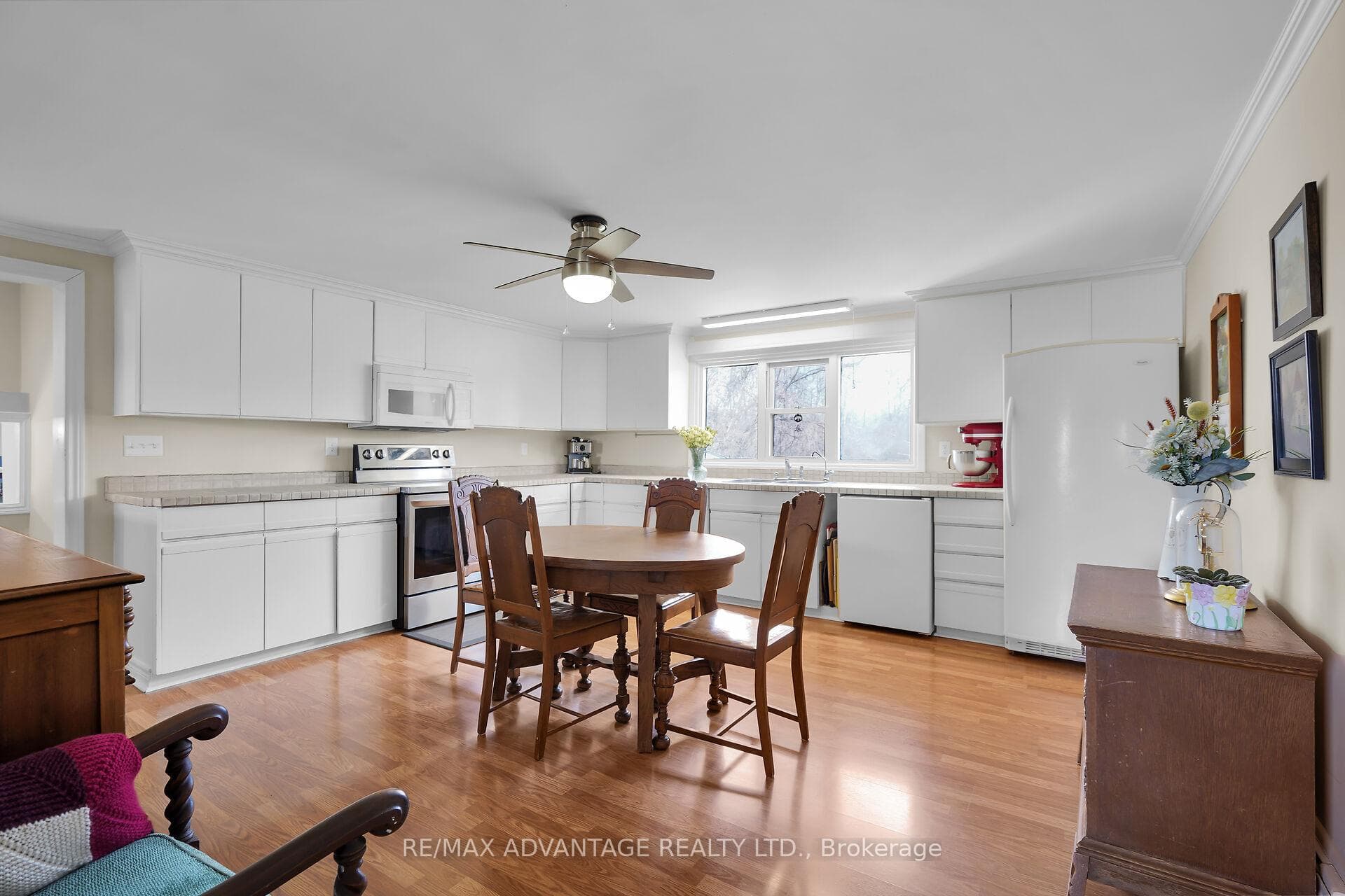 2678 Dorchester Road photo 10