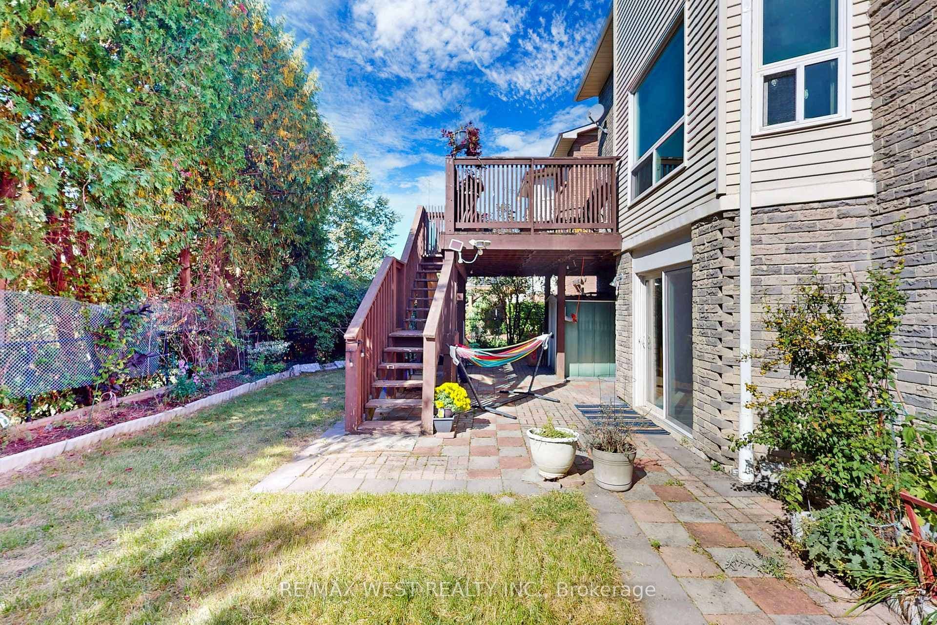 22 Dunvegan Drive photo 36