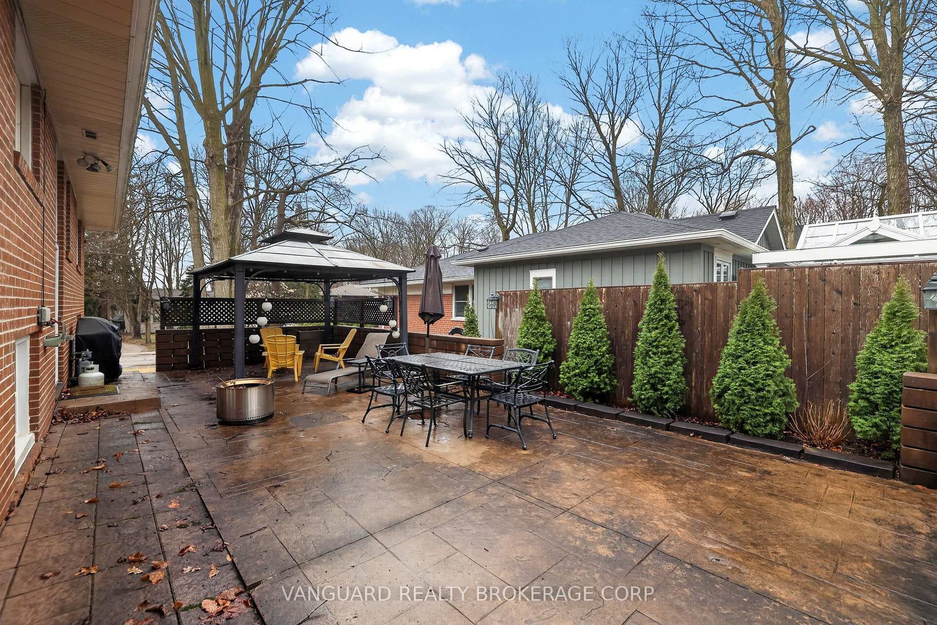 142 Beechwood Crescent photo 18