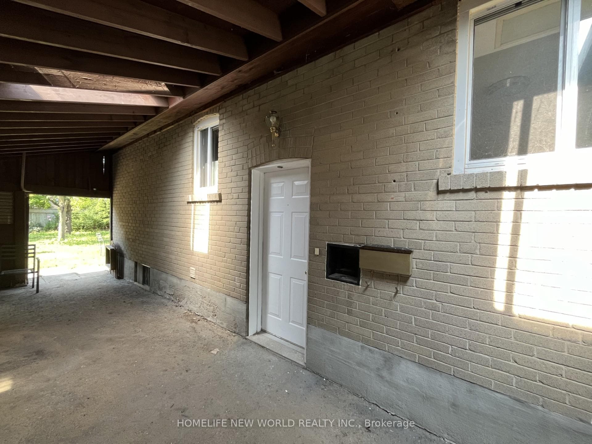 345 Centre Street Unit Bsmt photo 3