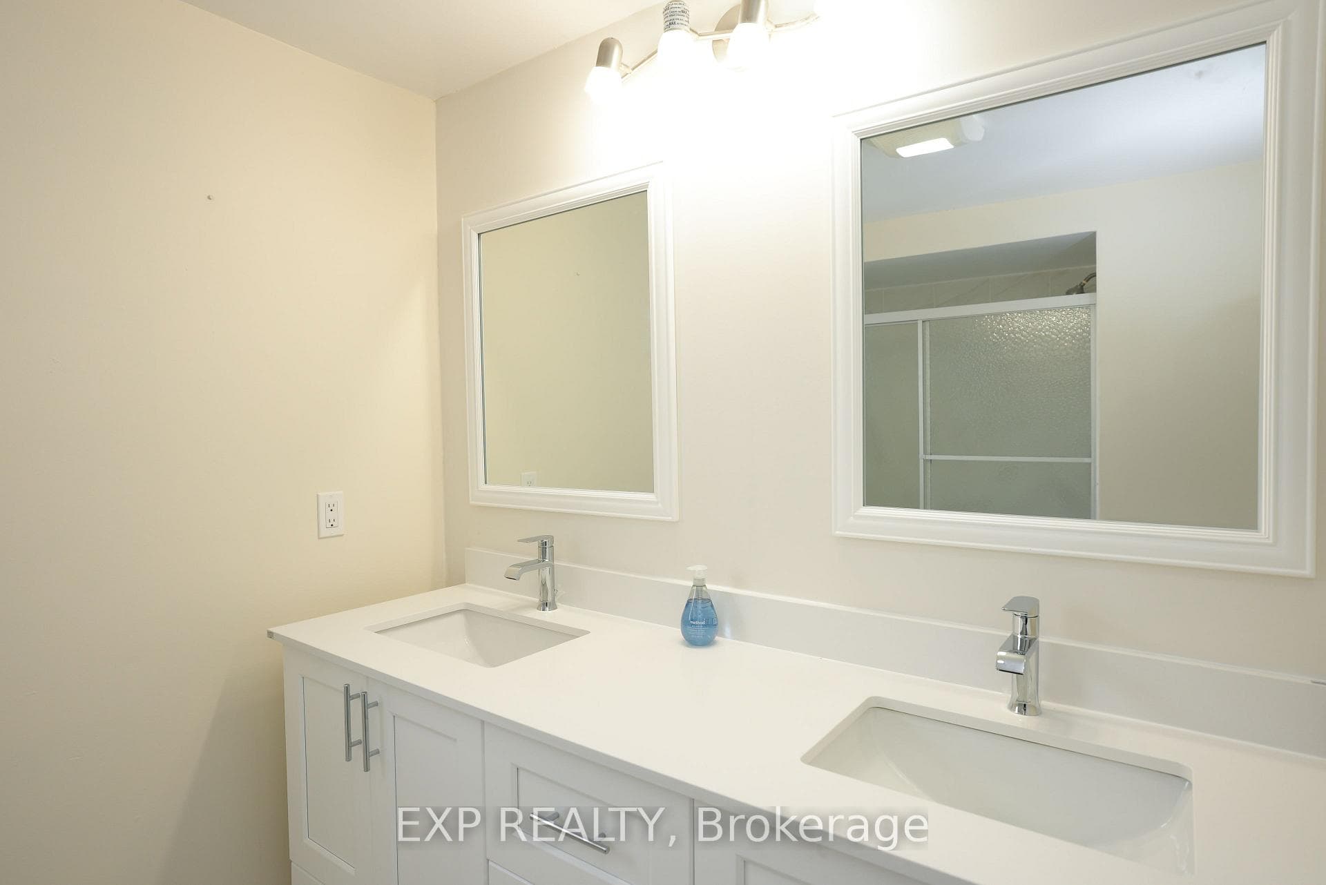 2289 Munn's Avenue photo 16