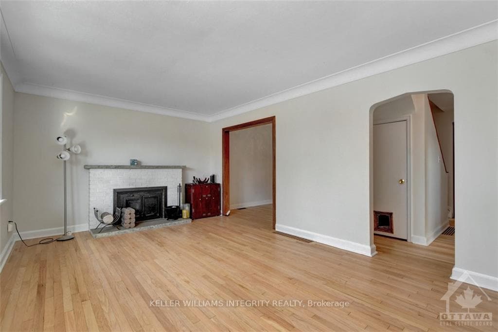 2141 ALTA VISTA Drive photo 4