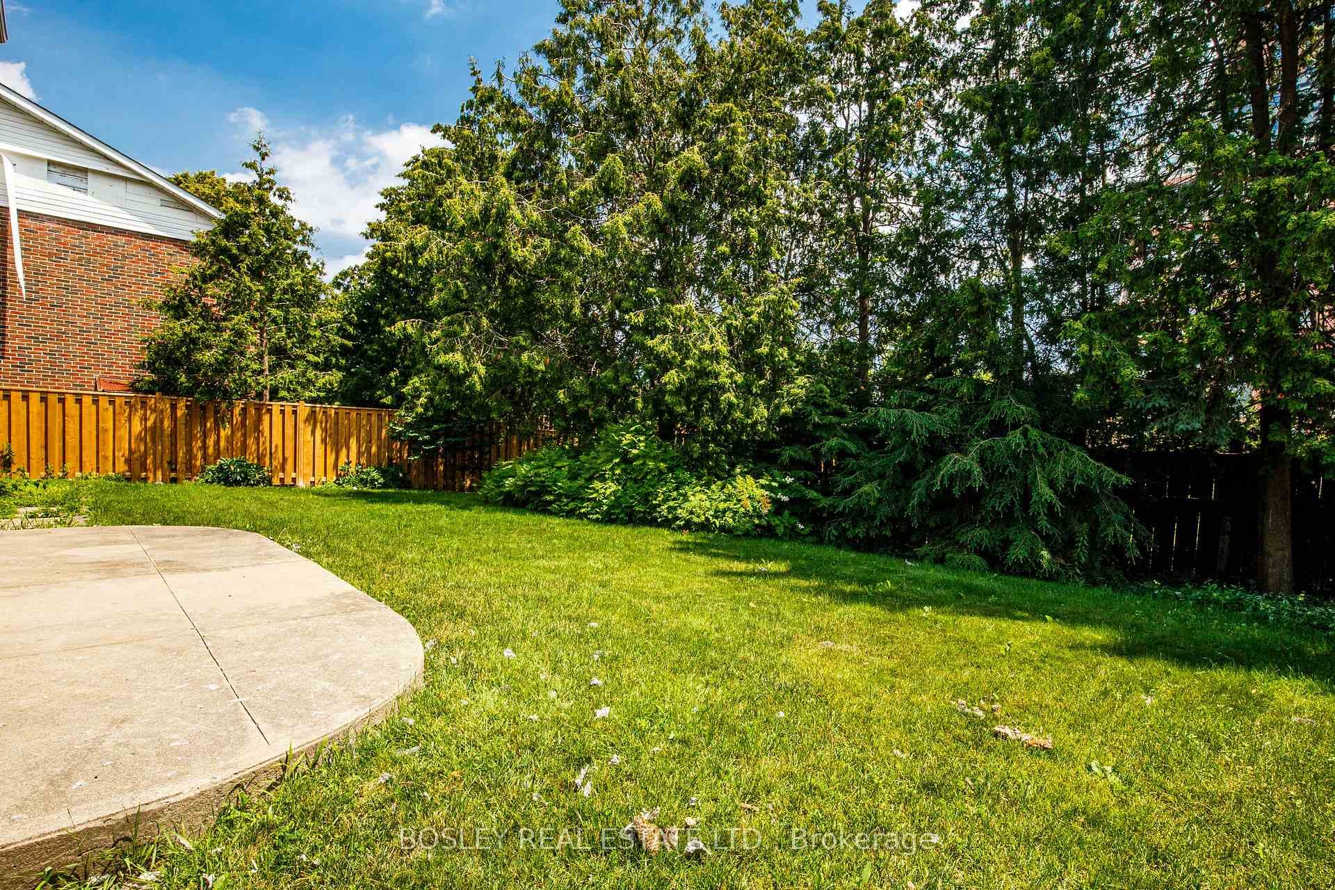 33 Forestbrook Crescent photo 46