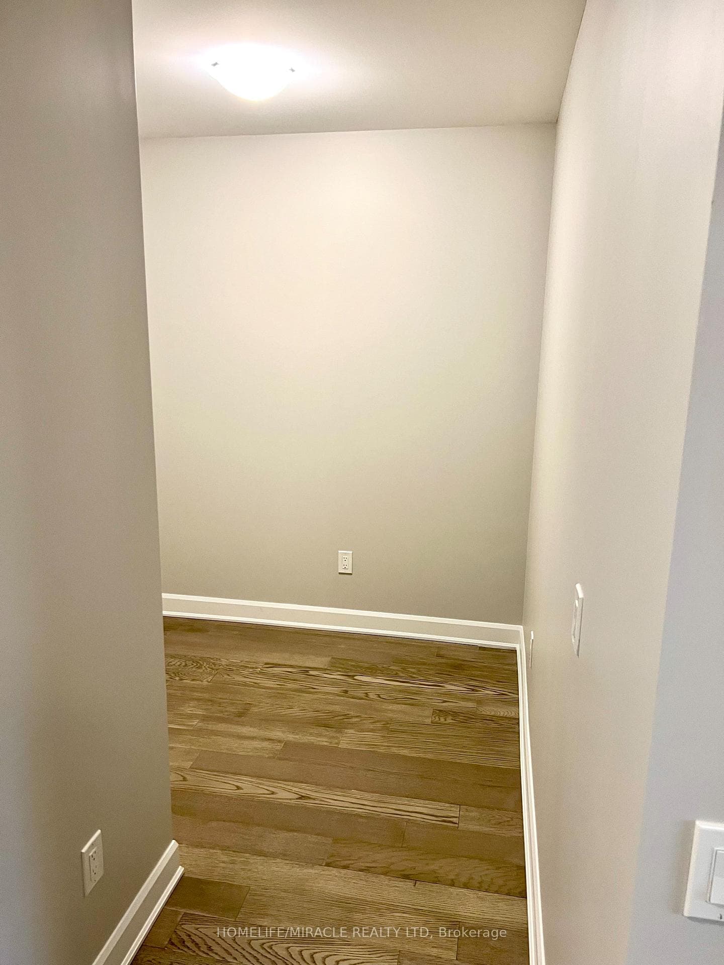 460 Gordon Krantz Avenue Unit 402 photo 18