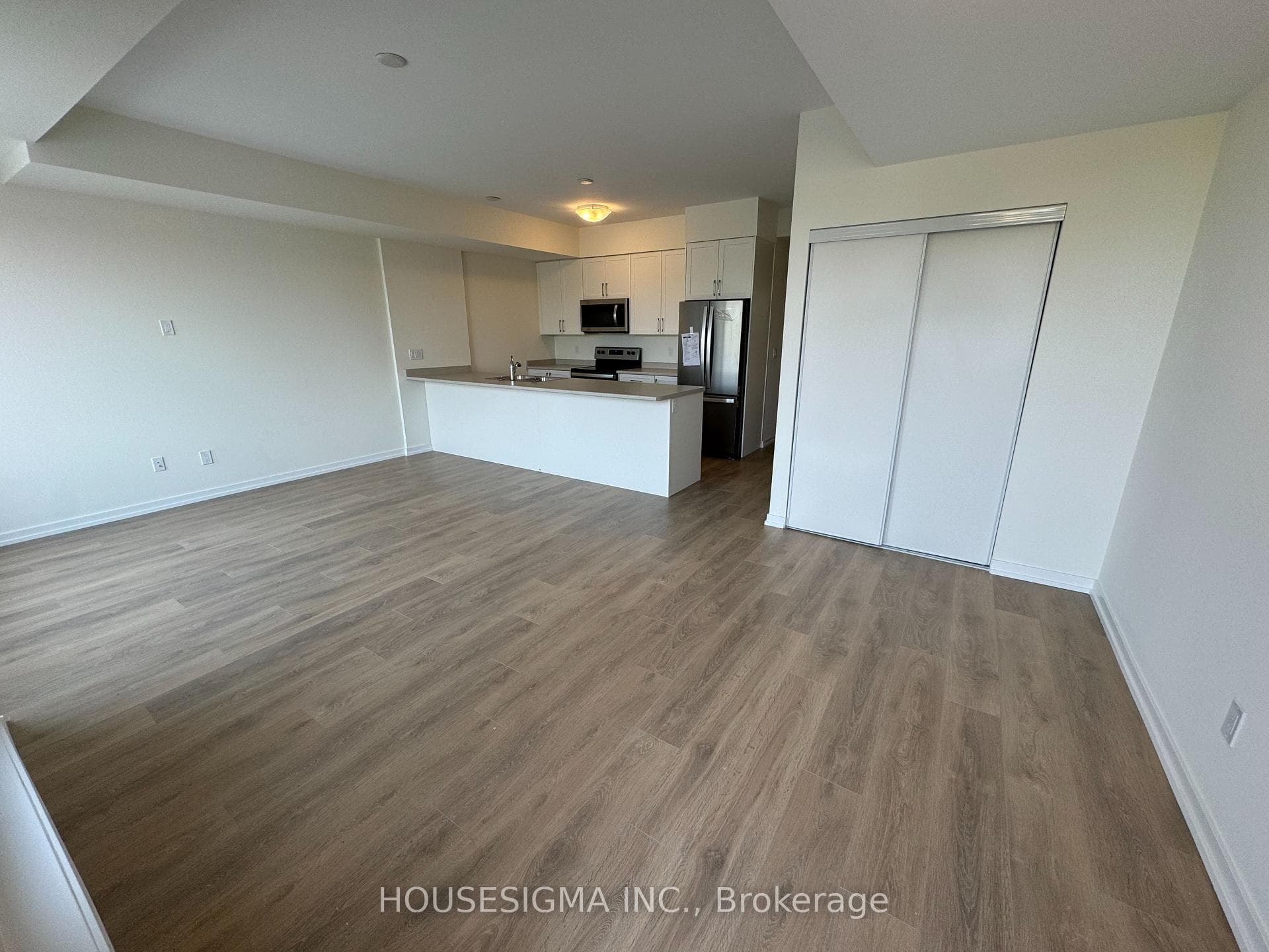 160 Densmore Road Unit 401 photo 2