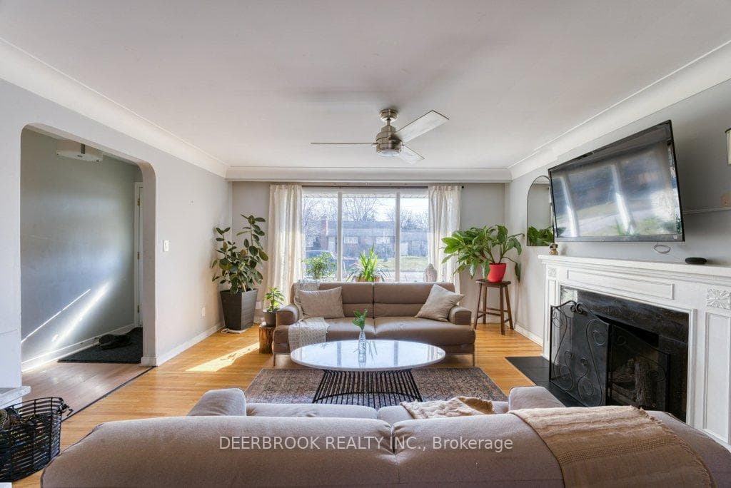 720 Cartier Drive photo 9