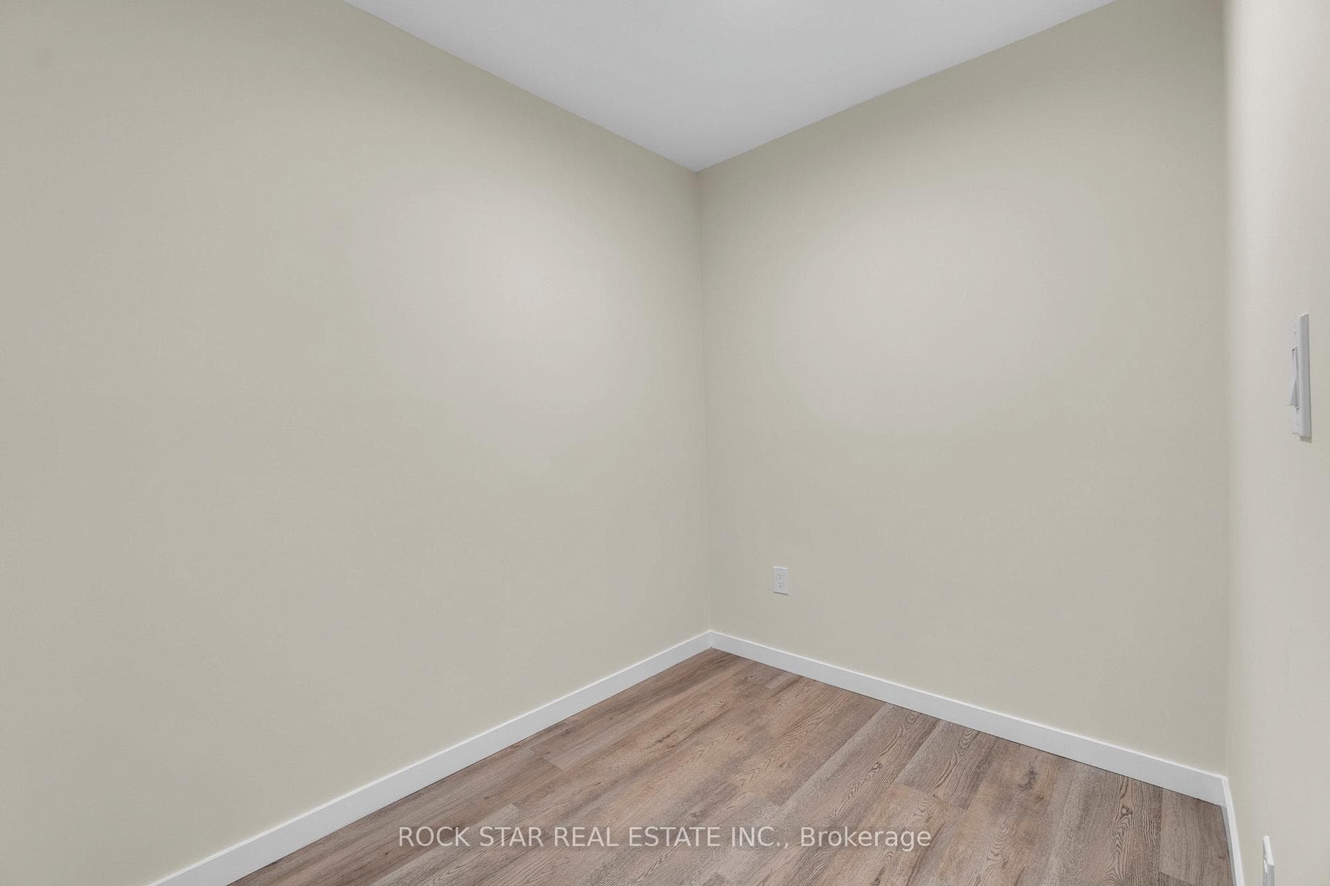 66 Watson Avenue photo 14