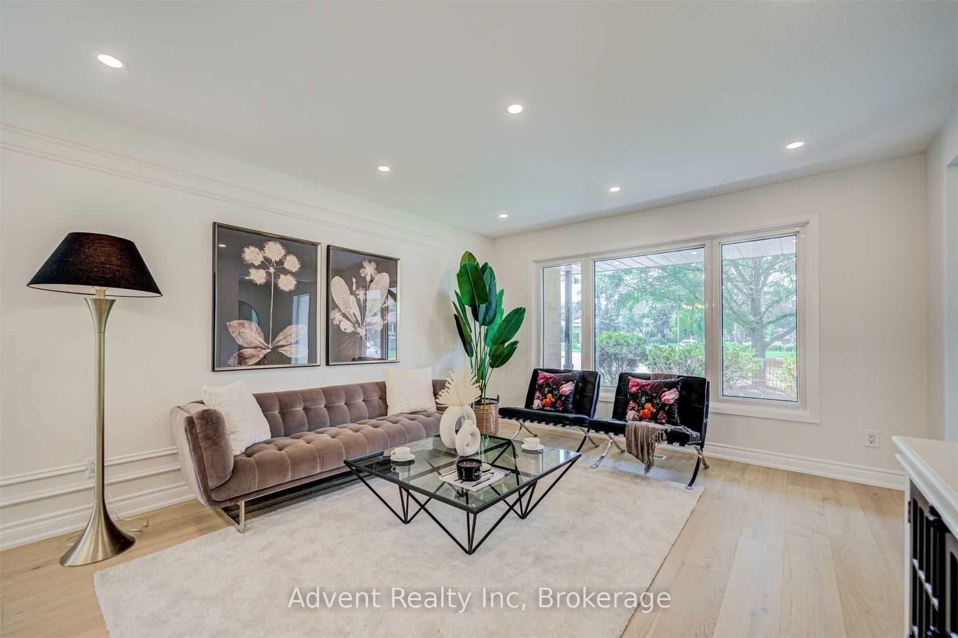 99 Fred Varley Drive photo 4