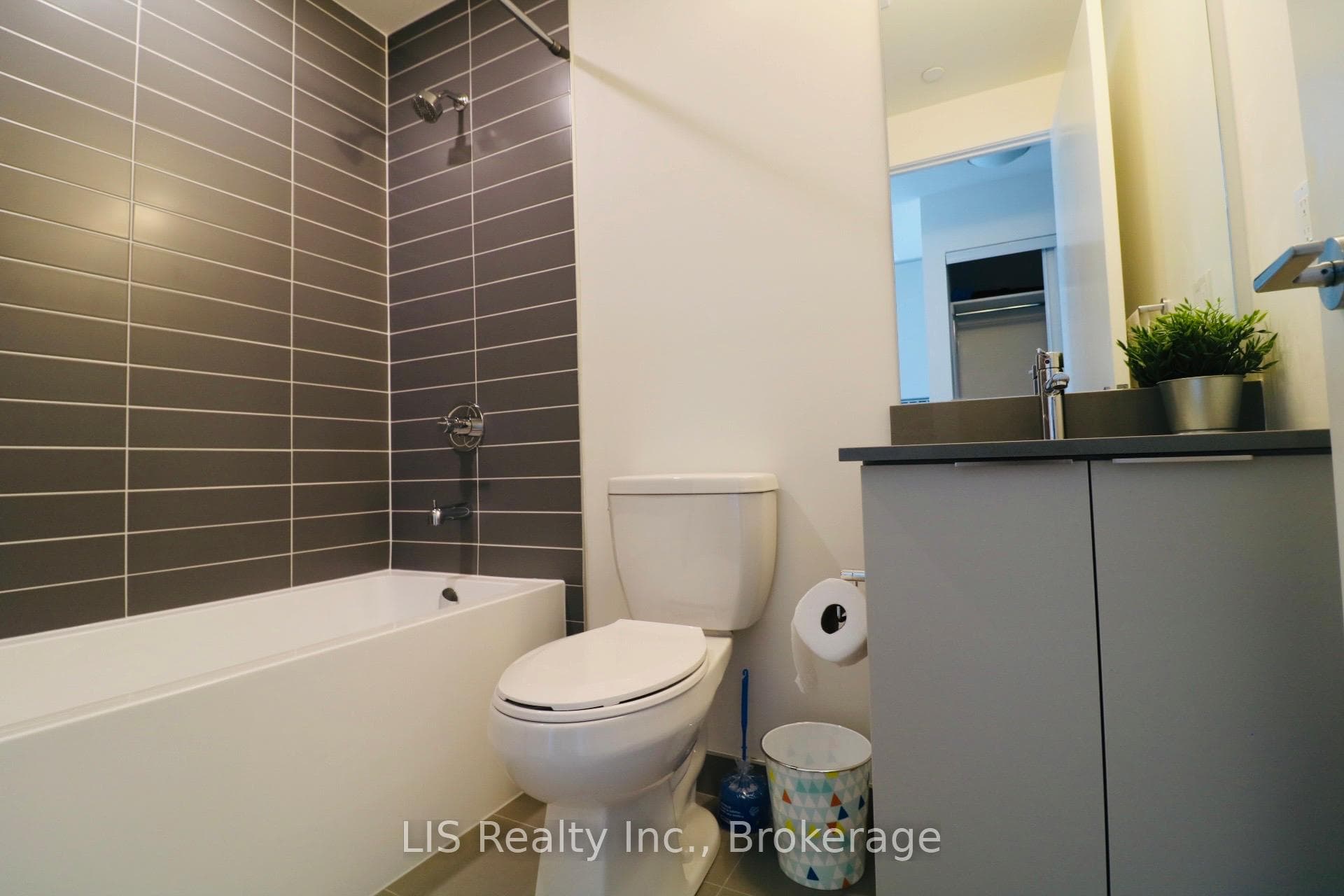 3079 Trafalgar Road Unit 907 photo 12