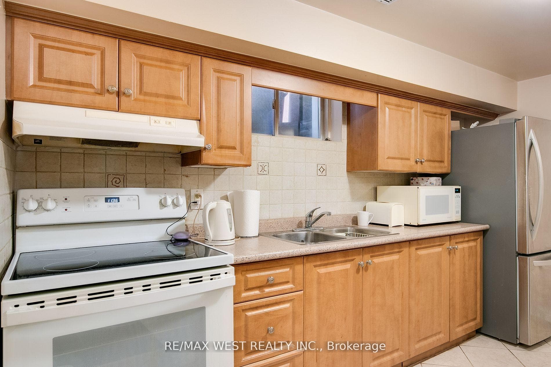 639 Caledonia Road photo 29