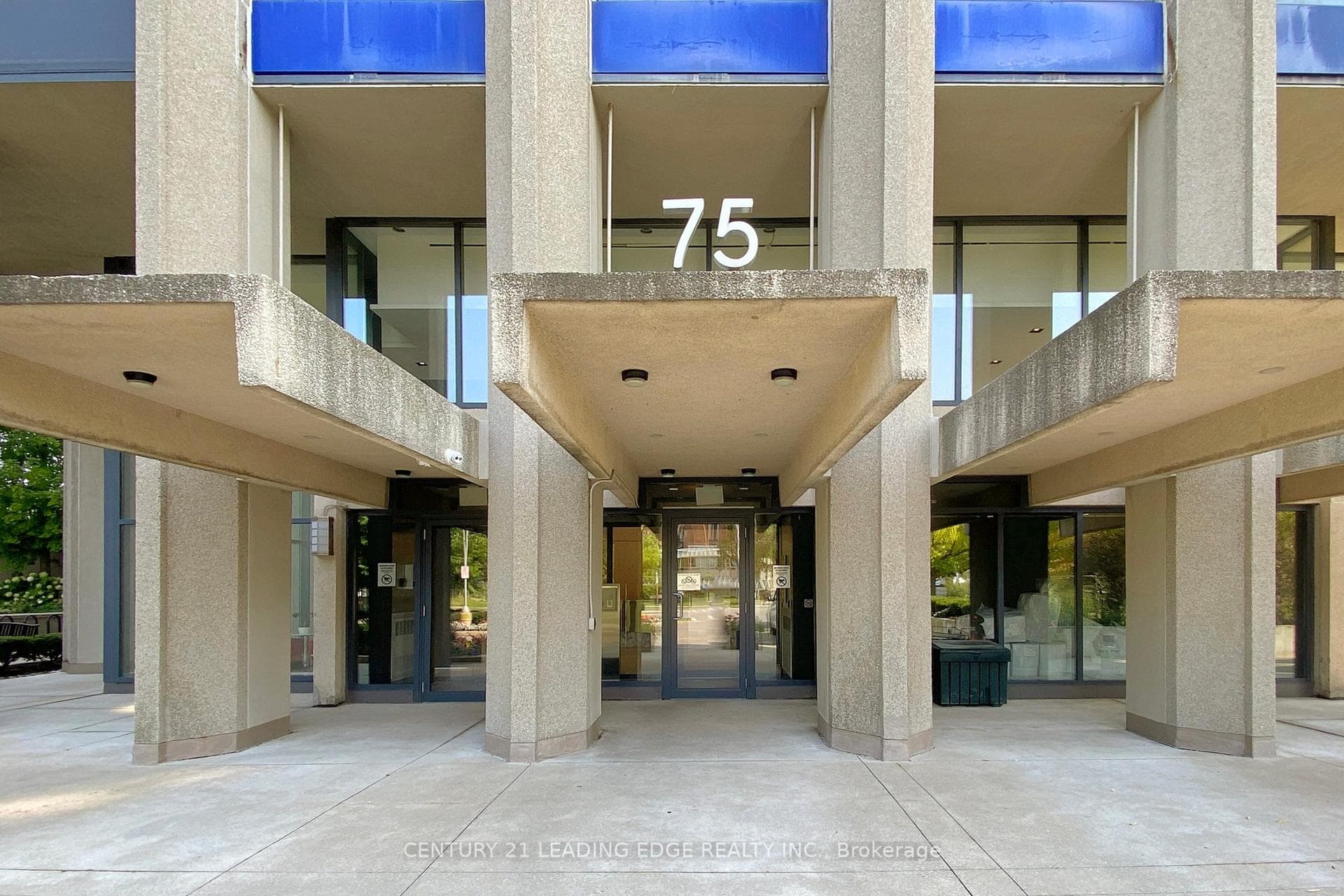 75 The Donway N/A Unit 709 photo 2