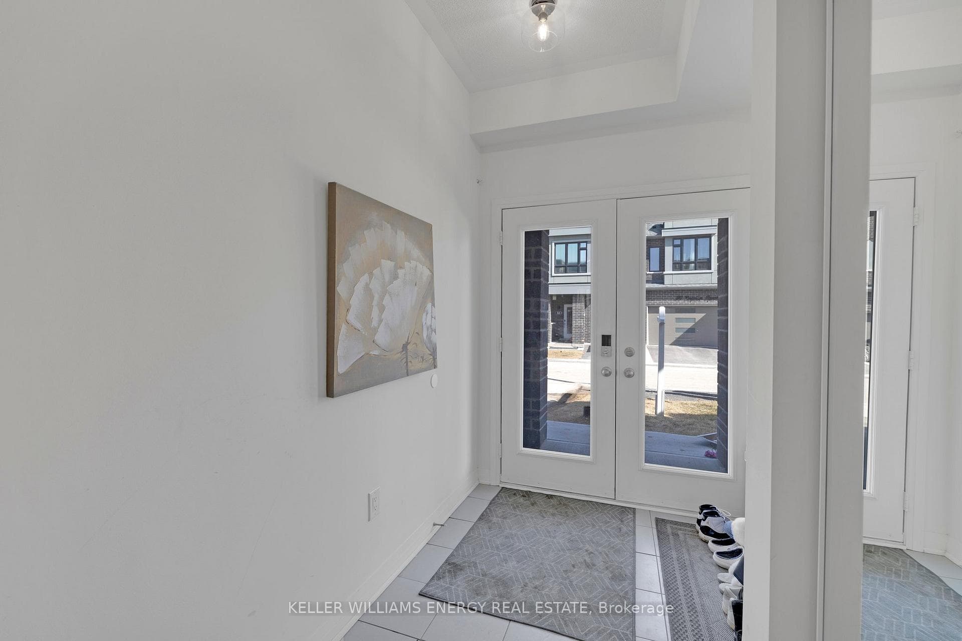 87 Caspian Square photo 28