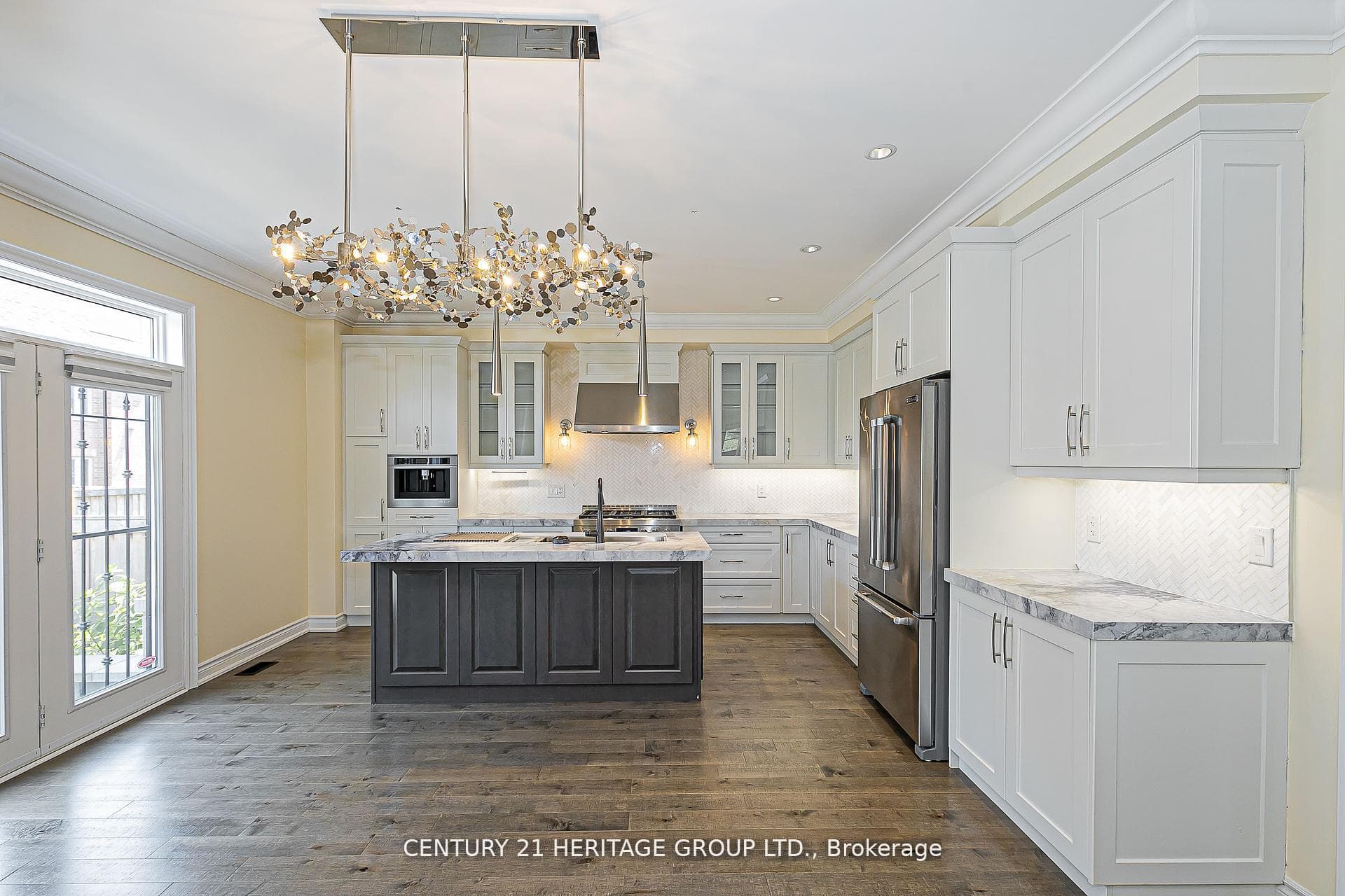 2 Roy Harper Avenue photo 12