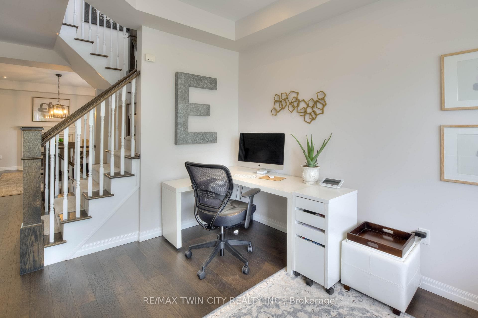 268 Seabrook Drive photo 4