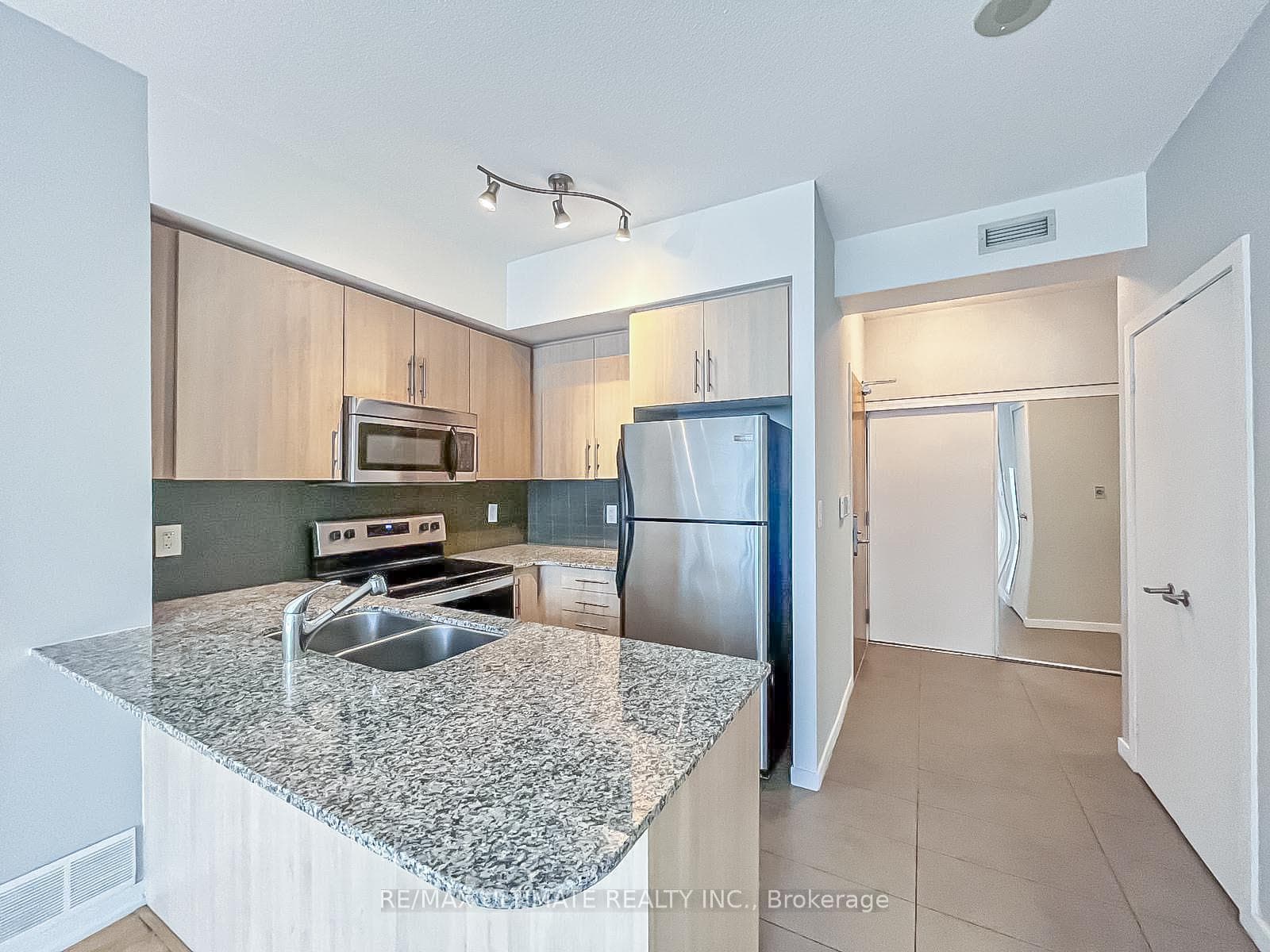 65 BREMNER Boulevard Unit 1101 photo 13