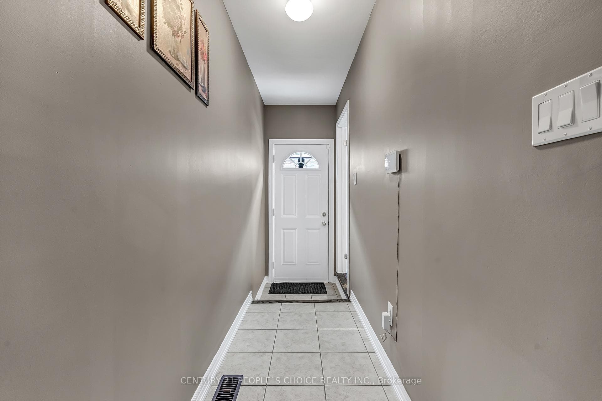 33 Shiff Crescent photo 11