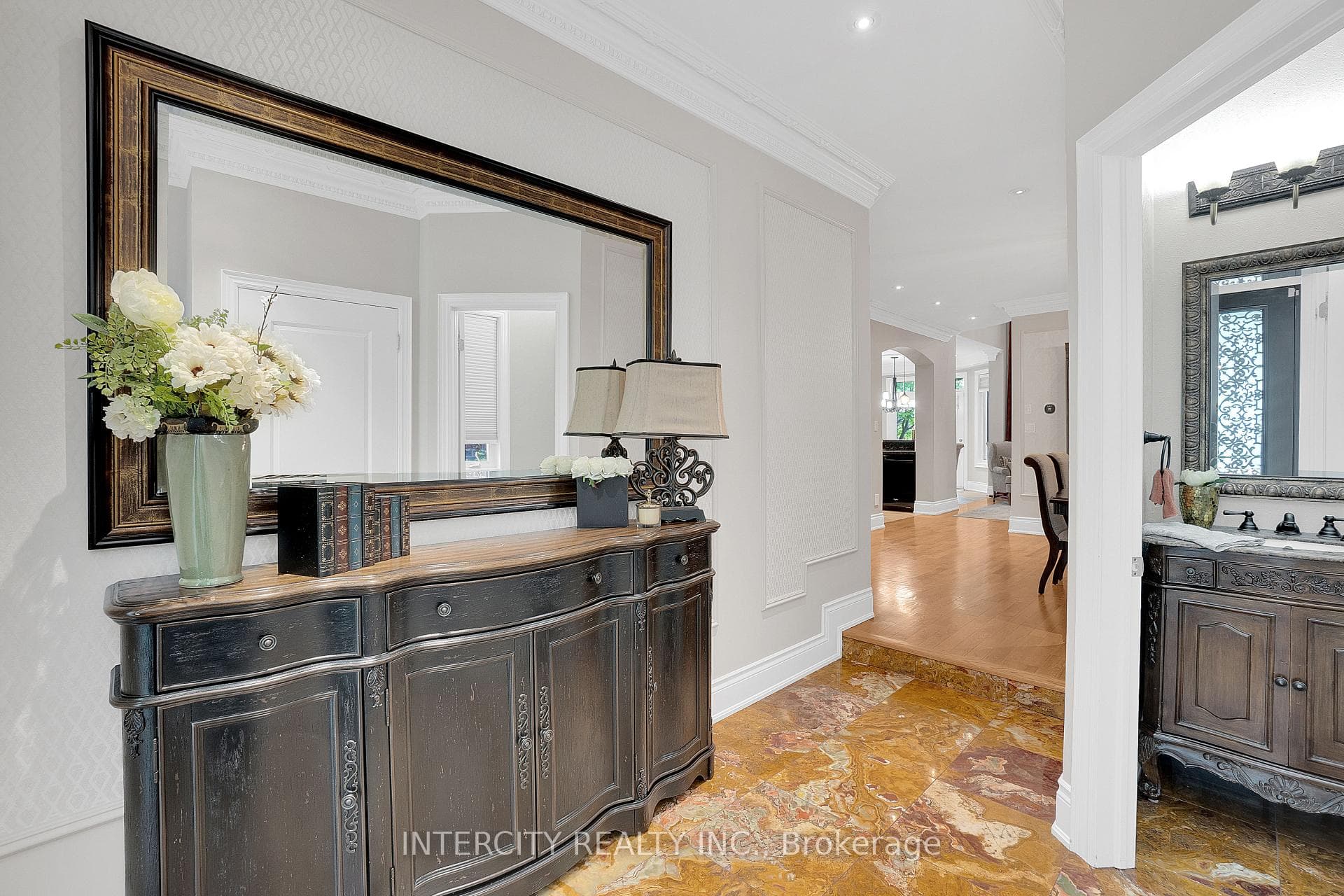 11 Queensberry Crescent photo 4