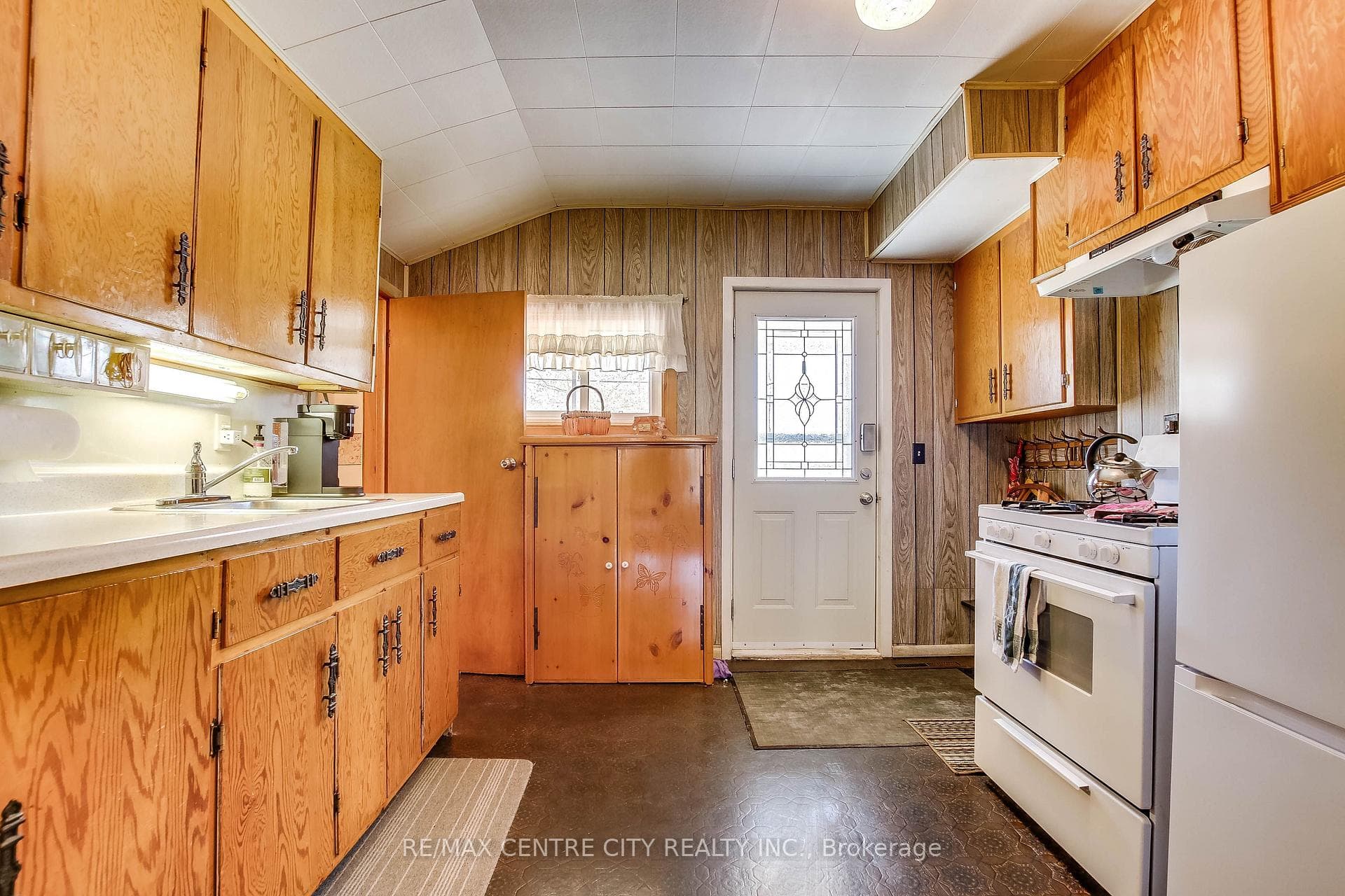 358 Warren Street photo 4