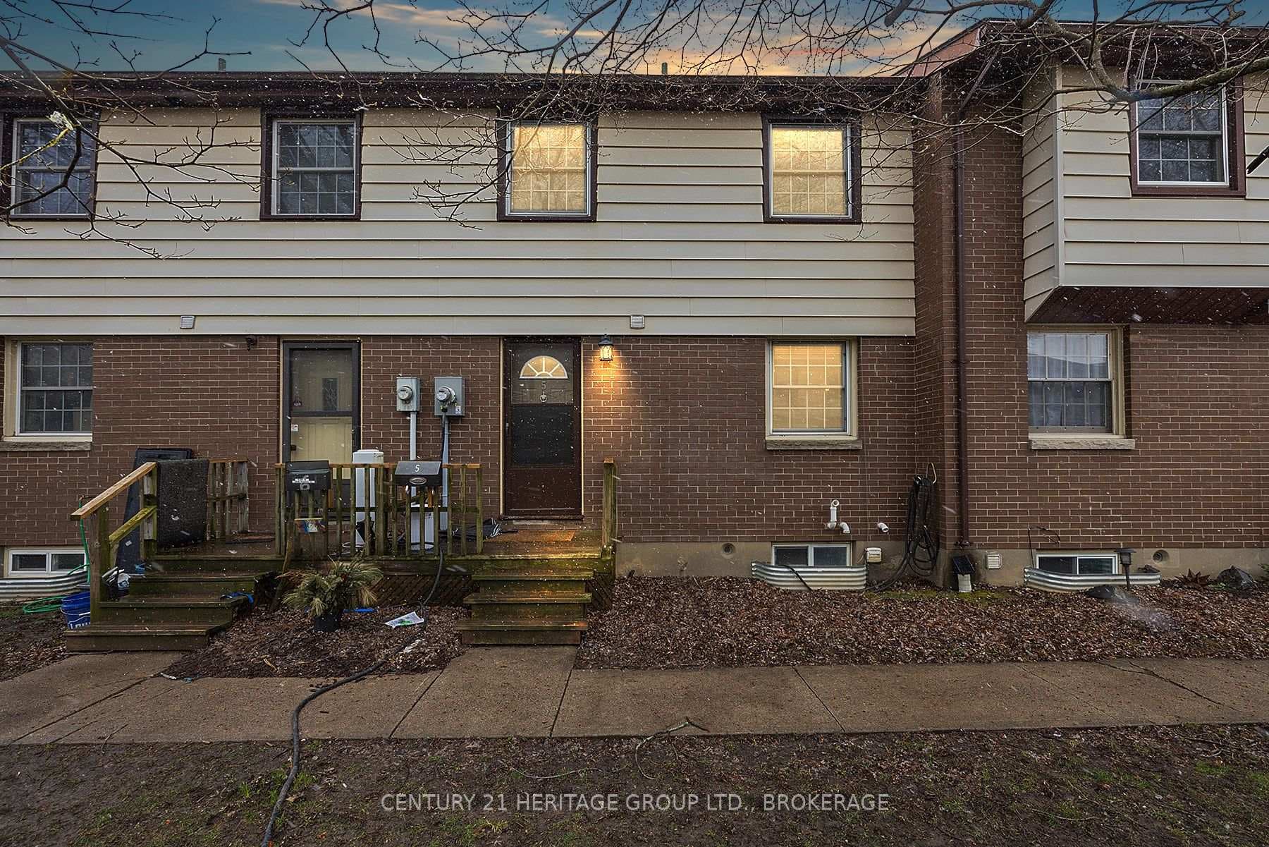 136 Notch Hill Road Unit 5 photo 1