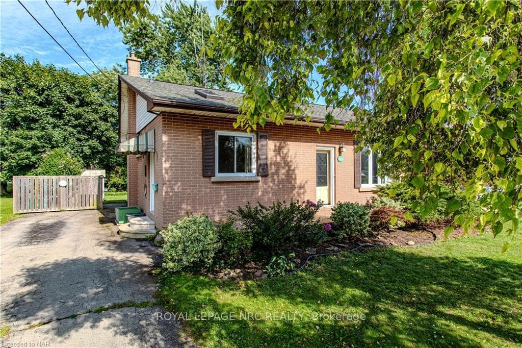 207 HAMPTON Avenue photo 6