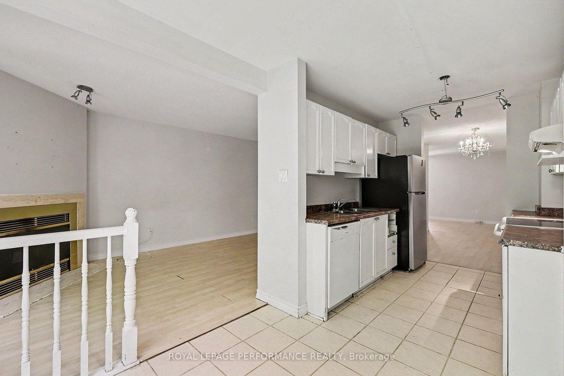8 Southport Drive photo 11