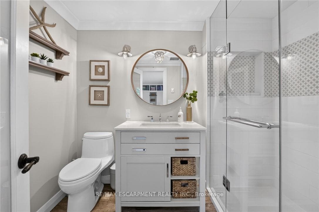 3754 LAKESHORE Road photo 24