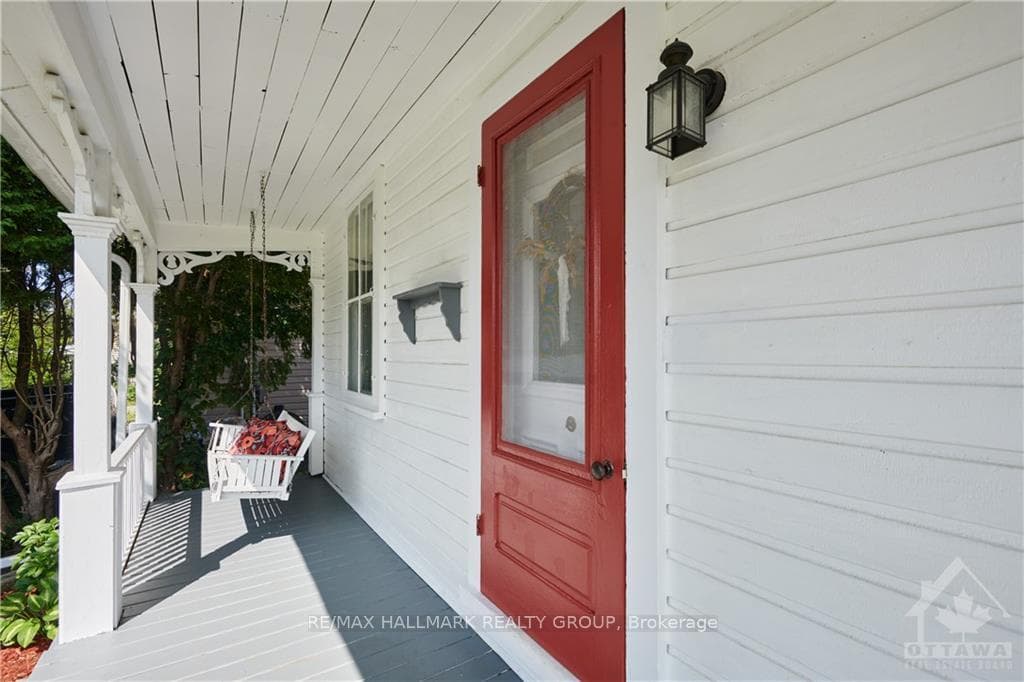 493 OTTAWA Street photo 4