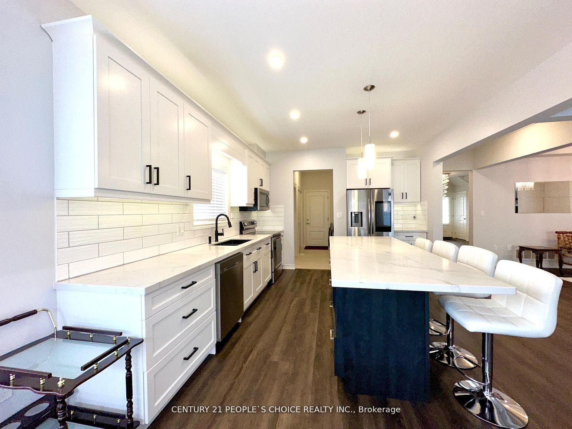 34 Swan Avenue photo 12
