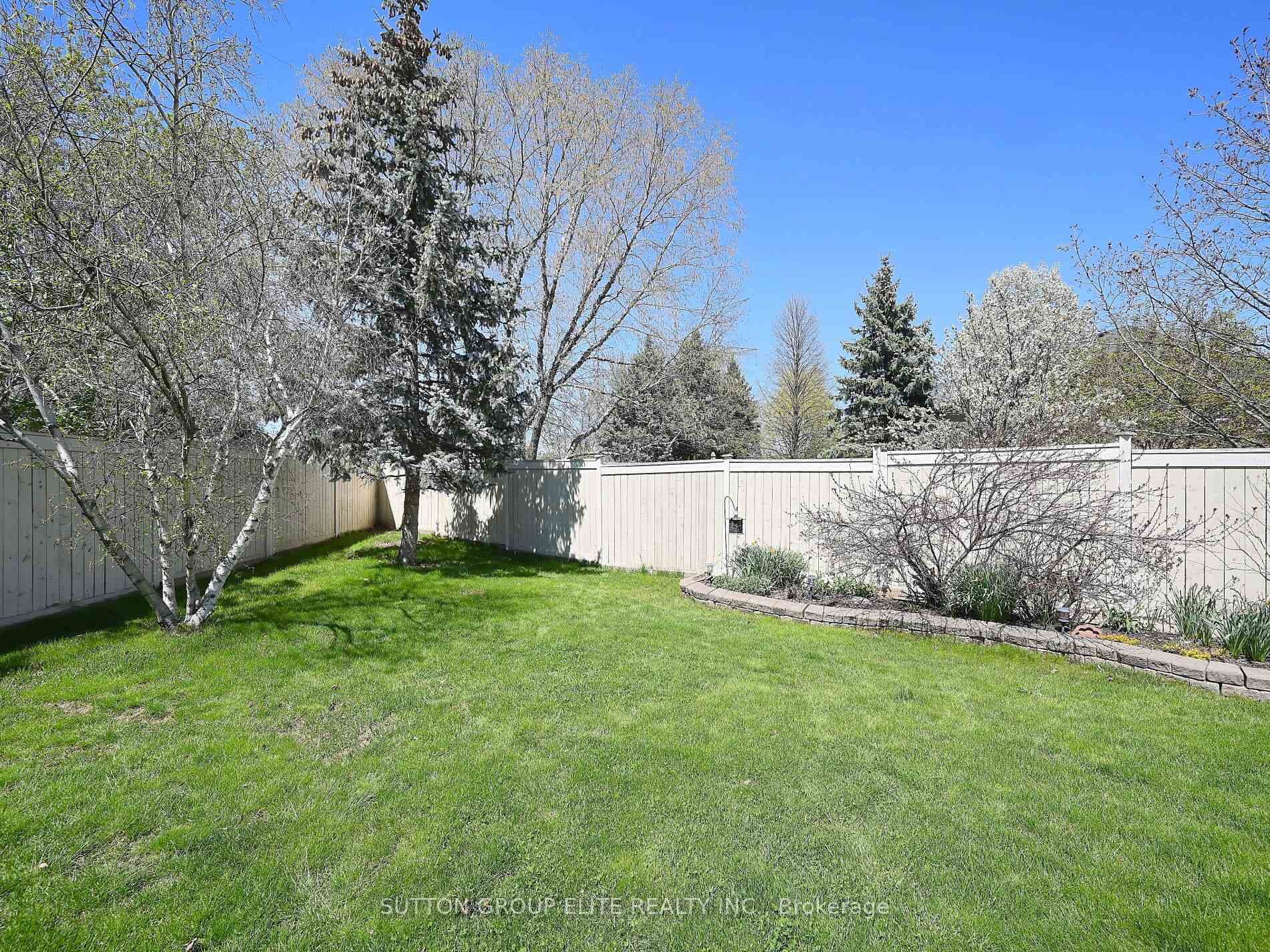7383 Banffshire Court photo 29
