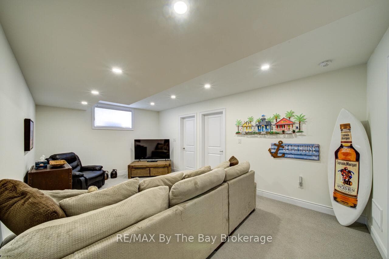 194 Mapleside Drive photo 24
