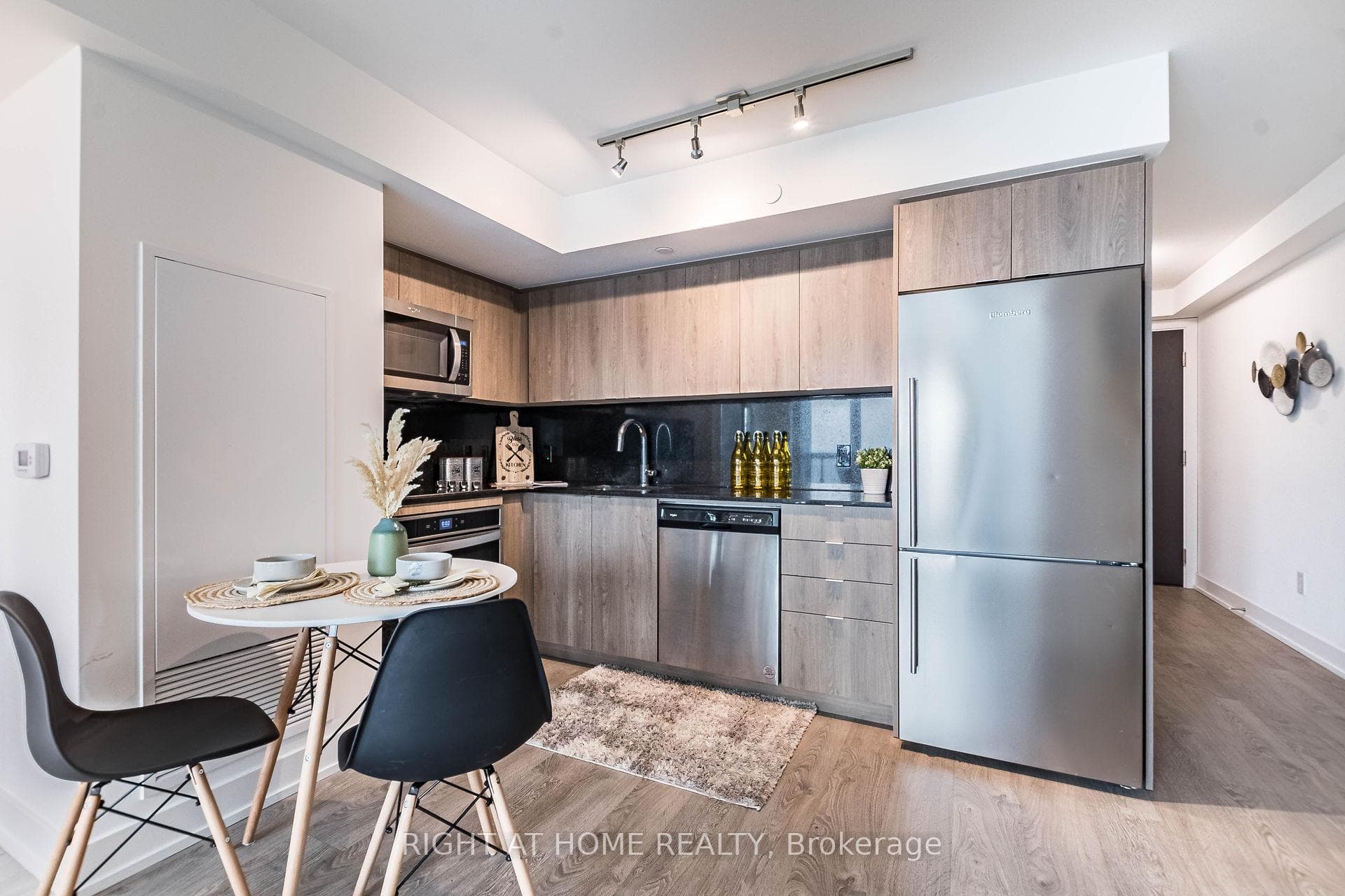 5 Mabelle Avenue Unit 1236 photo 7