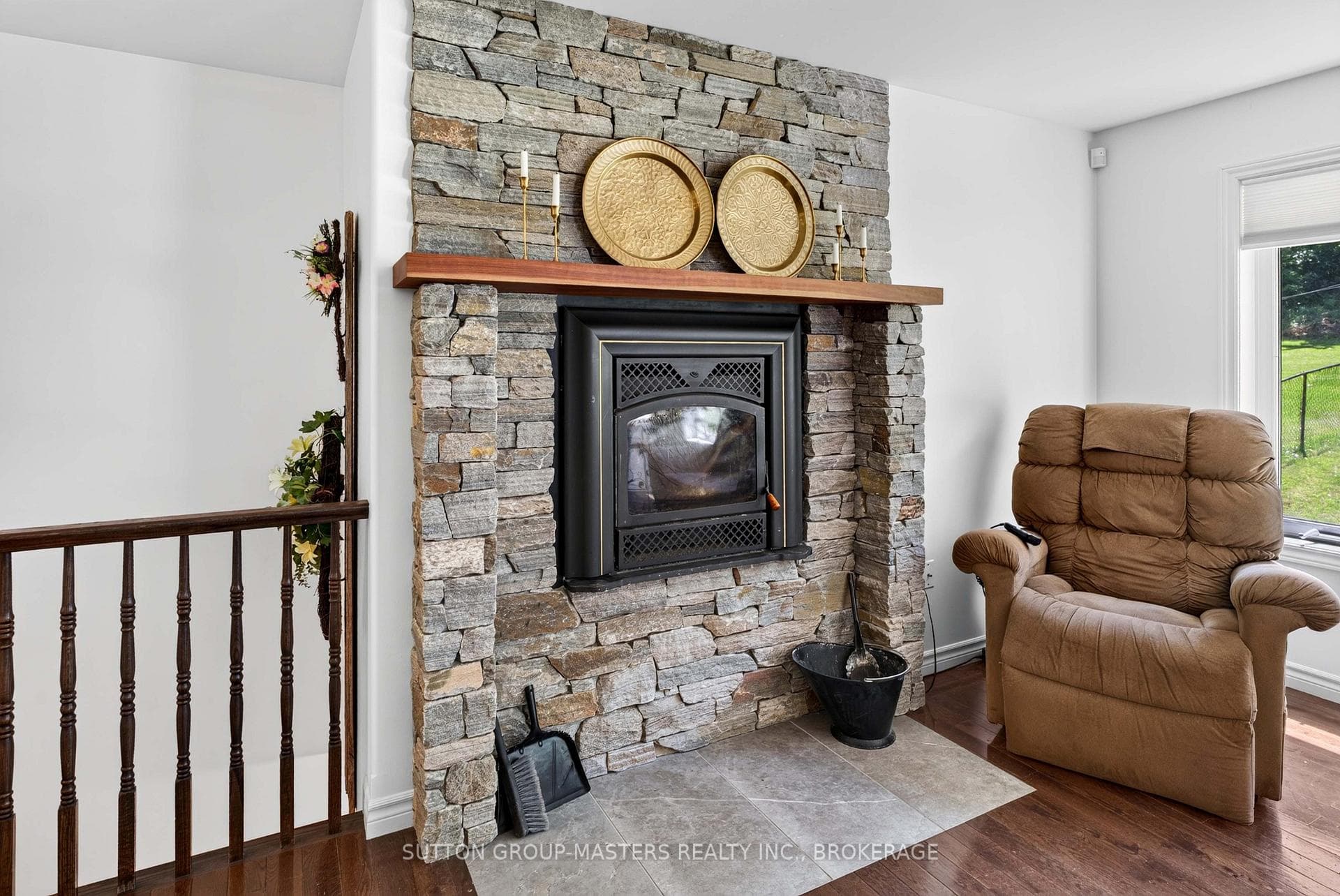 710 Maple Road photo 29