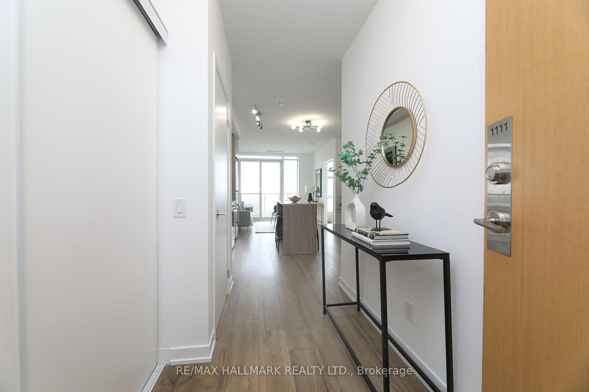 1787 St. Clair Avenue Unit 1111 photo 3