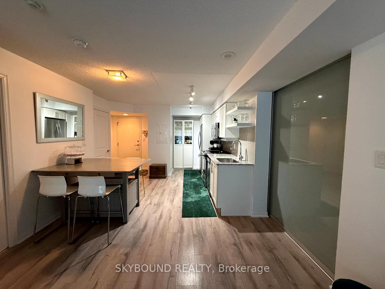 400 Adelaide Street Unit 801 photo 2