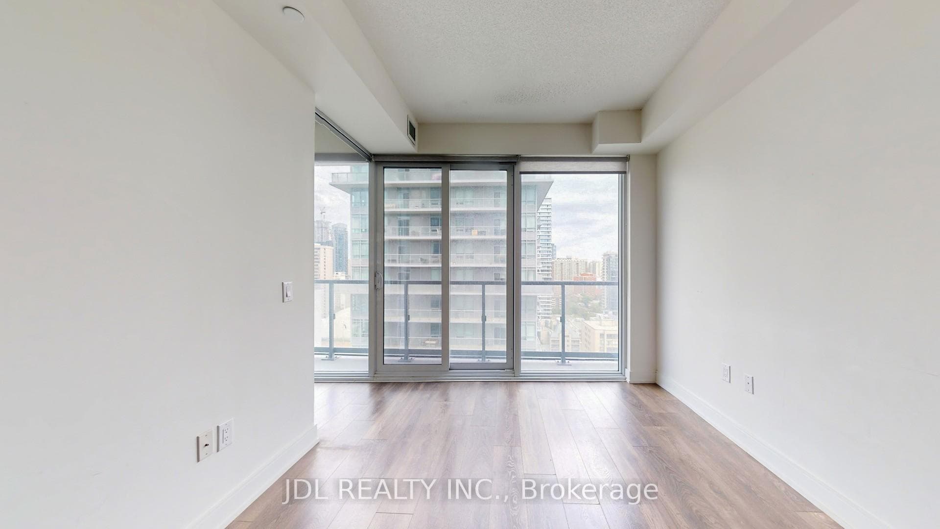 89 Mcgill Street Unit 2404 photo 4