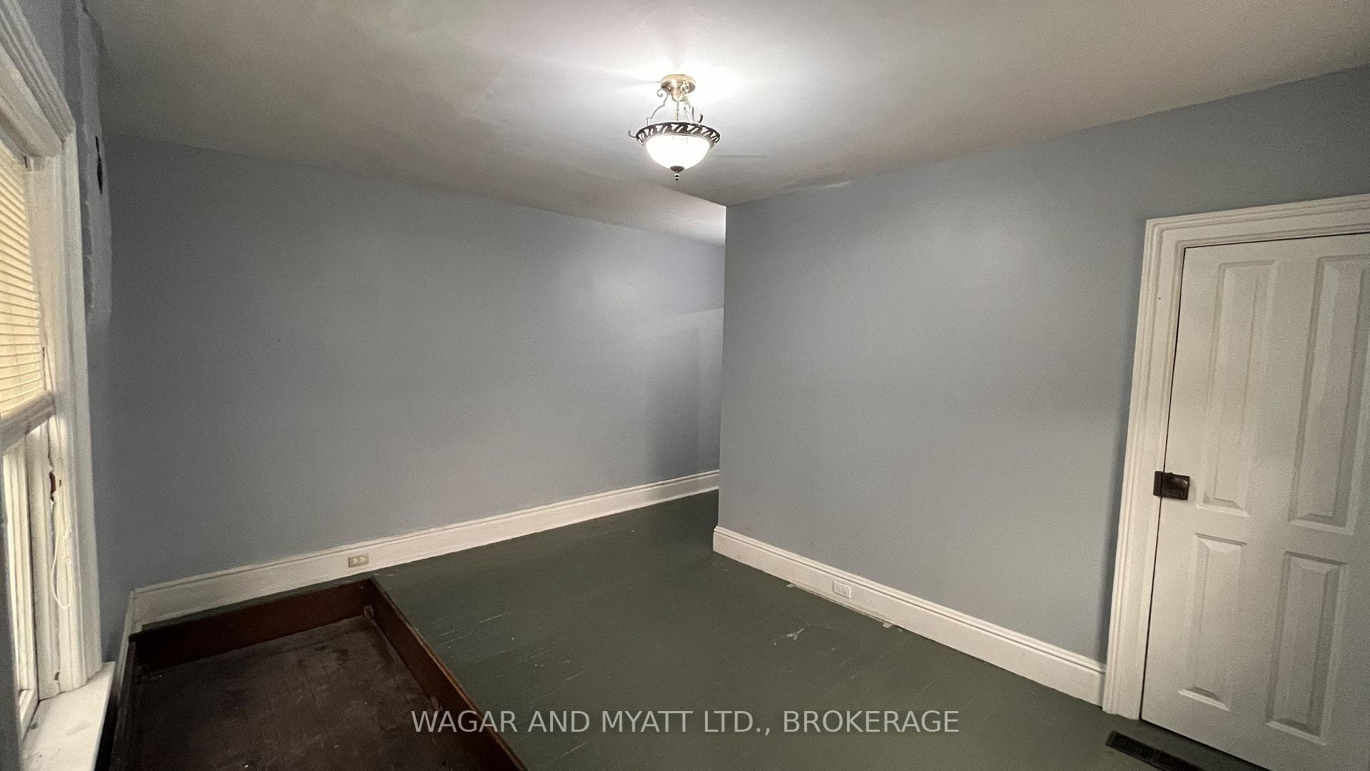 226 CAMDEN Road photo 11