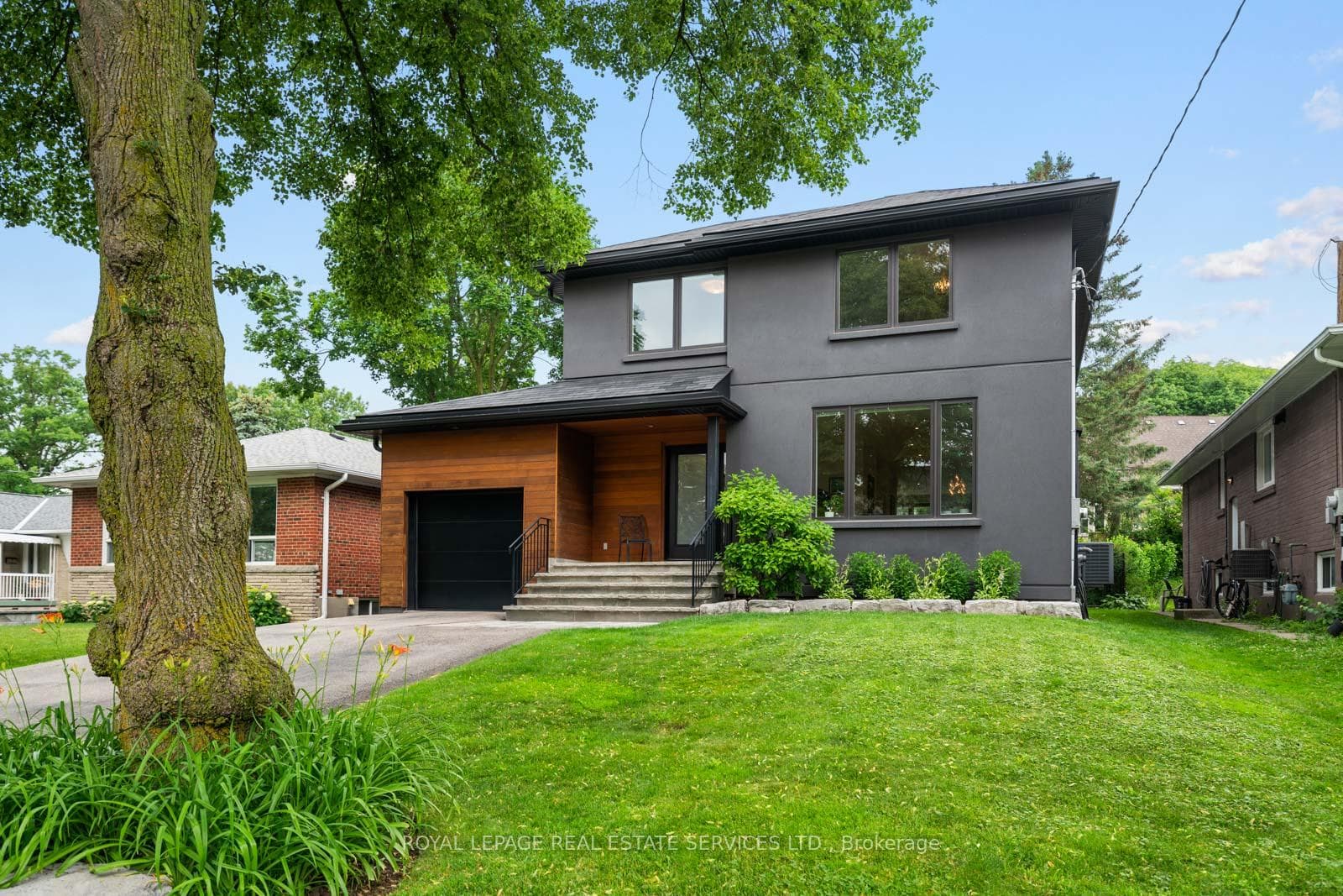 8 Firwood Crescent photo 1