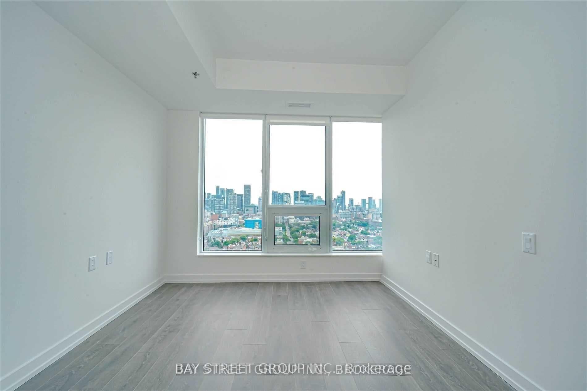 203 College Street Unit 2101 photo 5