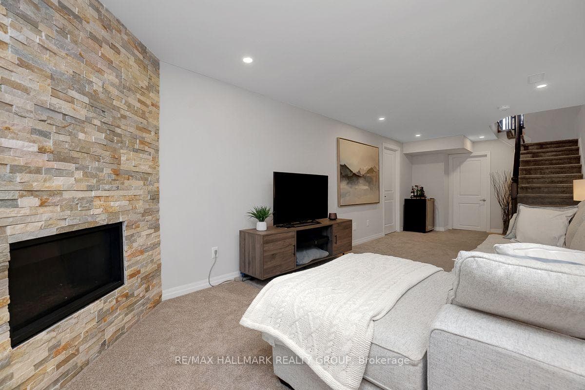 317 Lysander Place photo 32