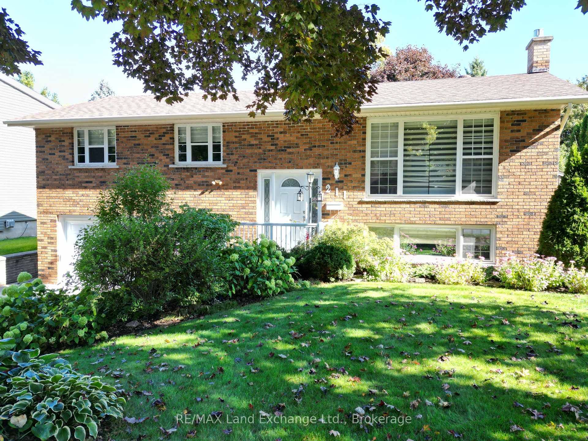 211 Nelson Street photo 27