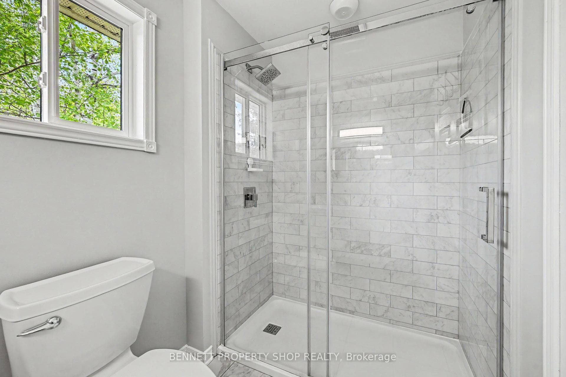 Main bath 2nd level