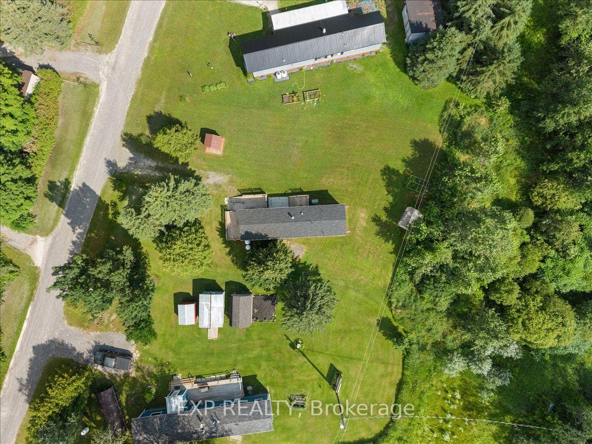 114 Harold Valley Drive photo 32