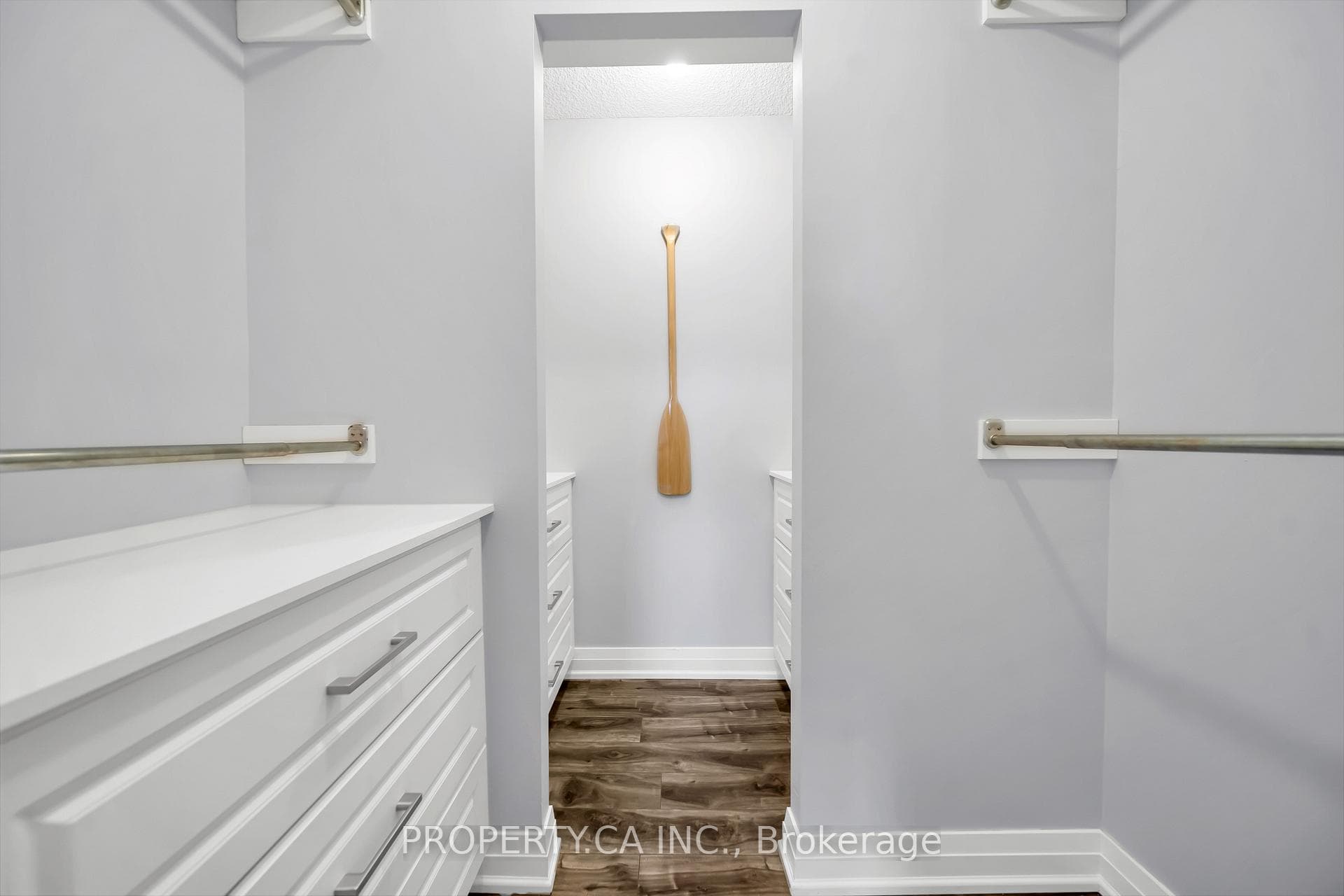 1535 Lakeshore Road Unit 305 photo 17