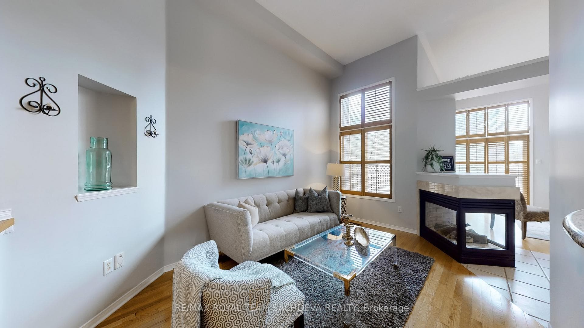 51 Queensway Drive photo 5