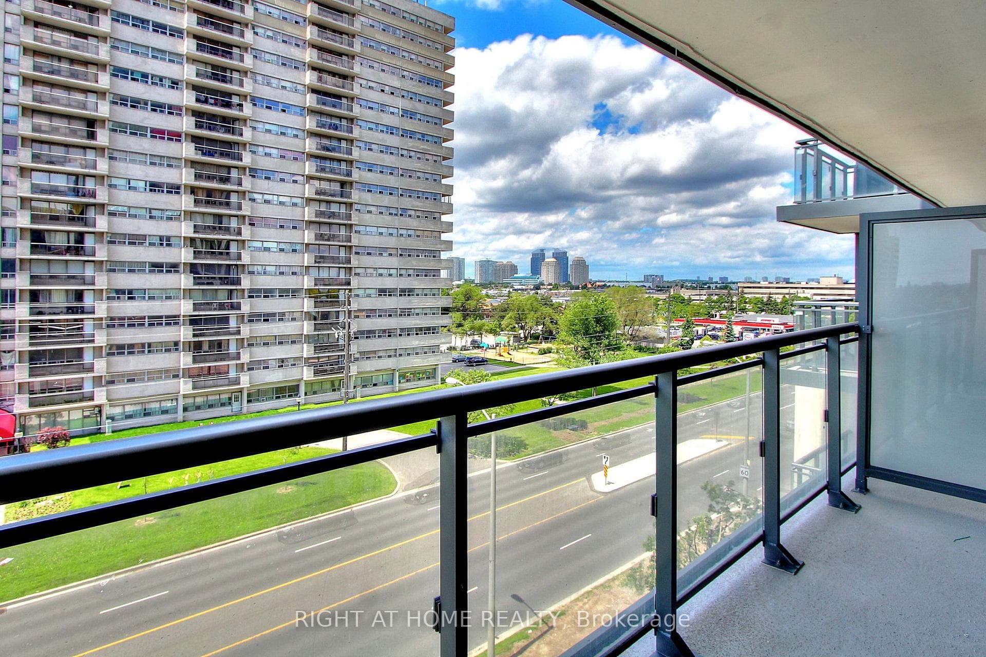 30 Meadowglen Place Unit 507 photo 25