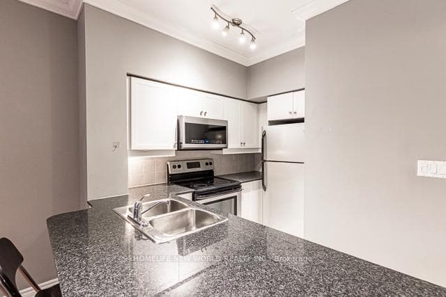 19 Barberry Place Unit 101 photo 6