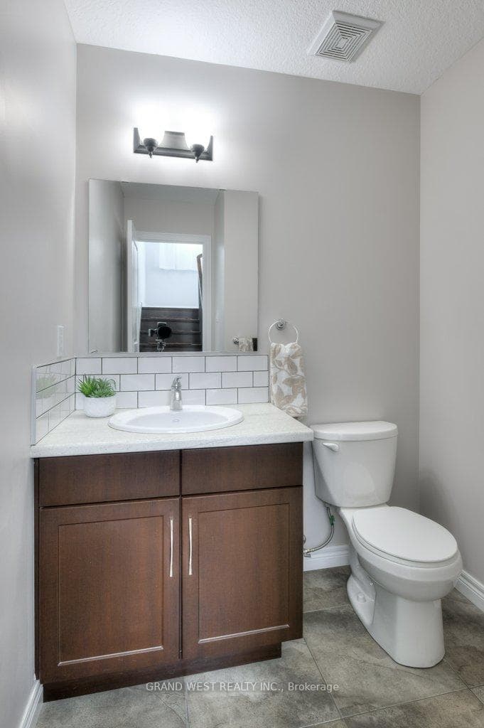 24 Taylor Drive photo 7